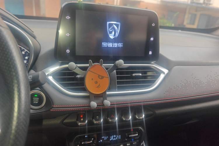 Used Baojun 510 2019 1.5L CVT Enjoyment Model China VI Emission Standard Audio And AC Panel