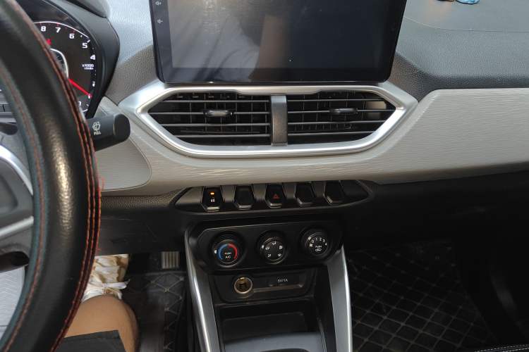 Used Baojun 510 2019 1.5L Manual Jingxiang Model 77kW China VI Emission Standard Audio And AC Panel