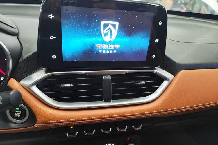 Used Baojun 510 2019 1.5L Automatic Premium Version National V Audio And AC Panel
