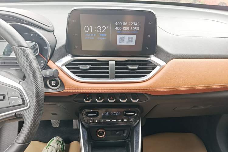 Used Baojun 510 2019 1.5L Manual Enjoyment Model 77kW China VI Audio And AC Panel