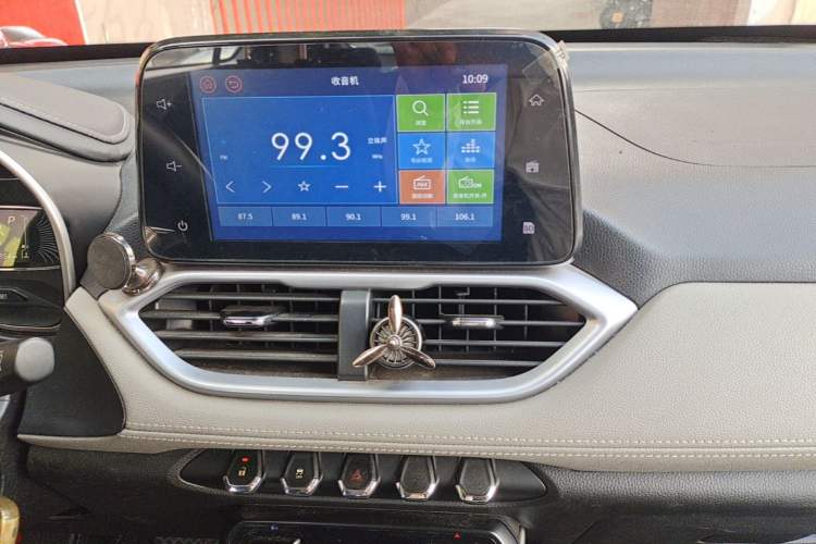 Used Baojun 510 2019 1.5L CVT Enjoyment Model China VI Emission Standard Audio And AC Panel