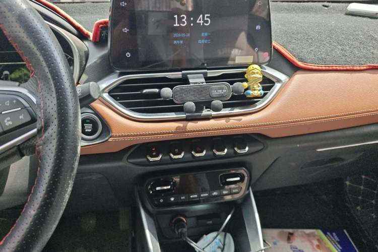 Used Baojun 510 2019 1.5L Manual Enjoyment Model 77kW China VI Audio And AC Panel