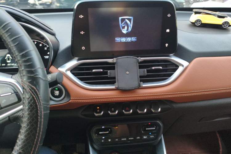 Used Baojun 510 2019 1.5L Manual Enjoyment Model 77kW China VI Audio And AC Panel