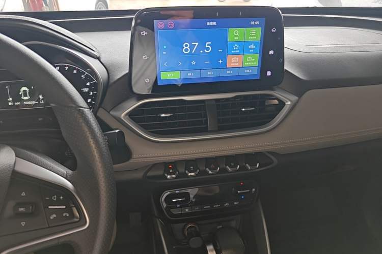 Used Baojun 510 2019 1.5L CVT Enjoyment Model China VI Emission Standard Audio And AC Panel
