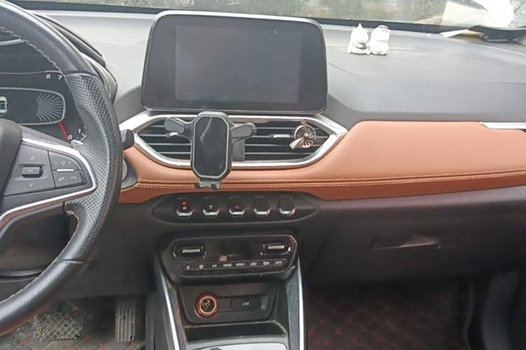 Used Baojun 510 2019 1.5L Automatic Premium Version National V Audio And AC Panel