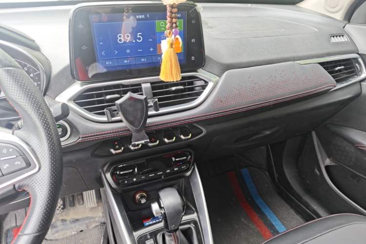 Used Baojun 510 2019 1.5L CVT Enjoyment Model China VI Emission Standard Audio And AC Panel