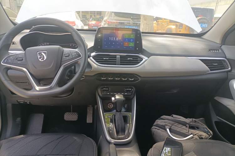 Used Baojun 510 2019 1.5L CVT Enjoyment Model China VI Emission Standard Audio And AC Panel