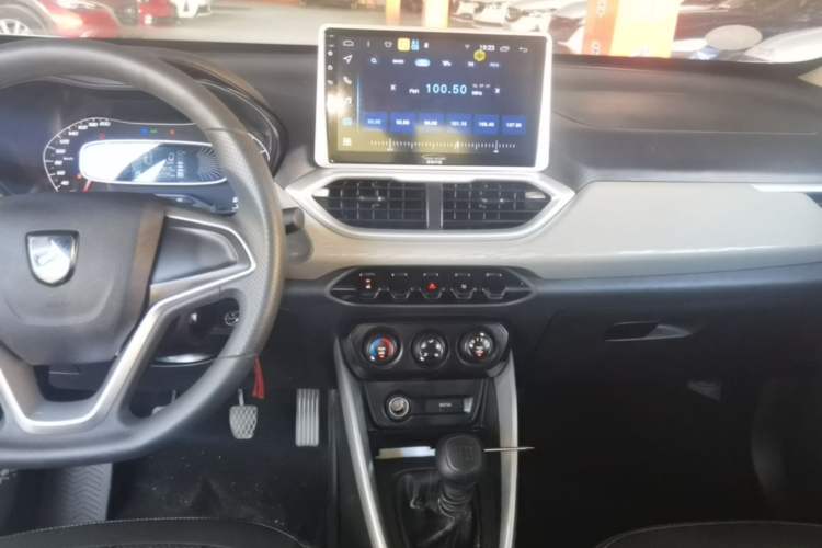 Used Baojun 510 2019 1.5L Manual Jingxiang Model 73kW China VI Emission Standard Audio And AC Panel