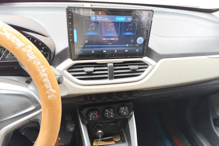 Used Baojun 510 2019 1.5L Manual Jingxiang Model China V Emission Standard Audio And AC Panel