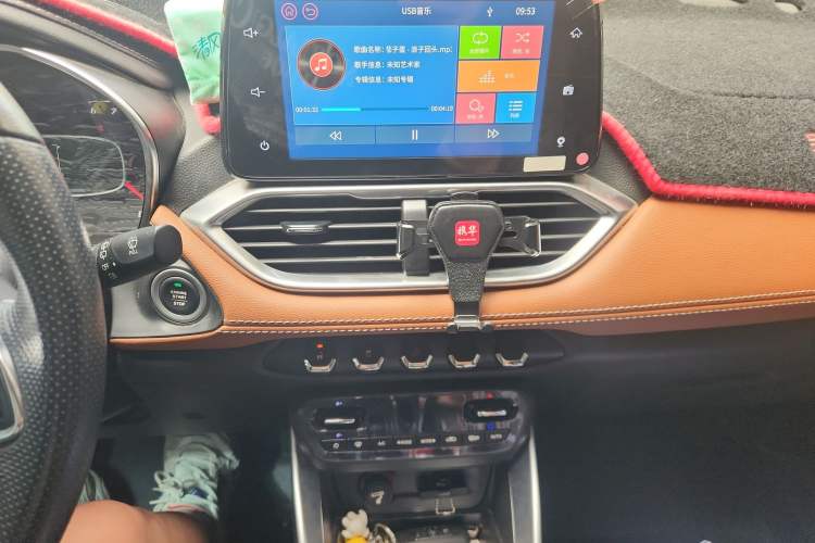 Used Baojun 510 2019 1.5L Automatic Premium Version National V Audio And AC Panel
