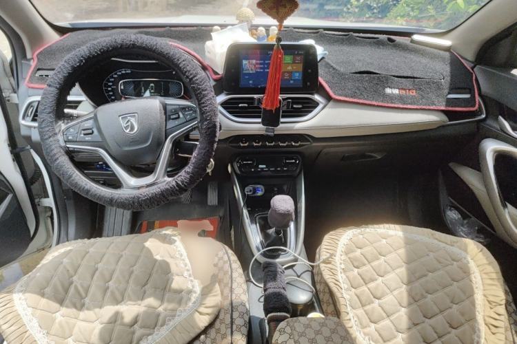 Used Baojun 510 2019 1.5L Manual Enjoyment Model China V Center Console