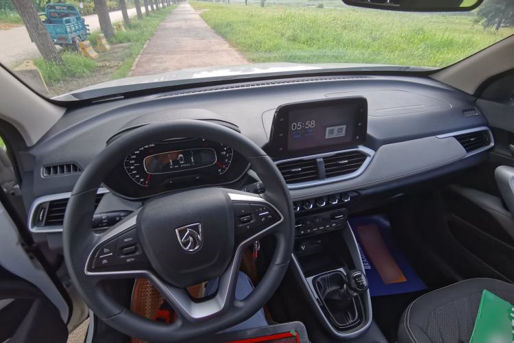 Used Baojun 510 2019 1.5L Manual Enjoyment Model 77kW China VI Emission Standard Center Console