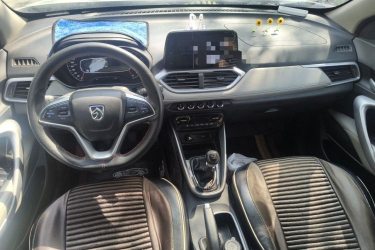 Used Baojun 510 2019 1.5L Manual Enjoyment Model China V Center Console