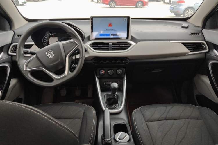 Used Baojun 510 2019 1.5L Manual Jingxiang Model 73kW China VI Emission Standard Center Console