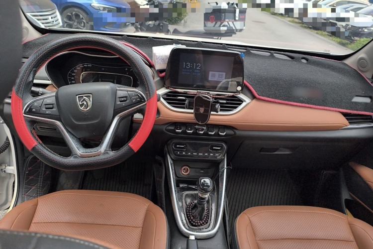 Used Baojun 510 2019 1.5L Manual Enjoyment Model China V Center Console
