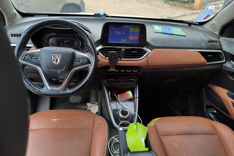Used Baojun 510 2019 1.5L Automatic Premium Version National V Center Console