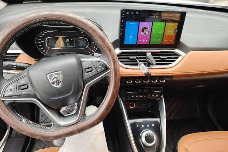 Used Baojun 510 2019 1.5L Automatic Premium Version National V Center Console
