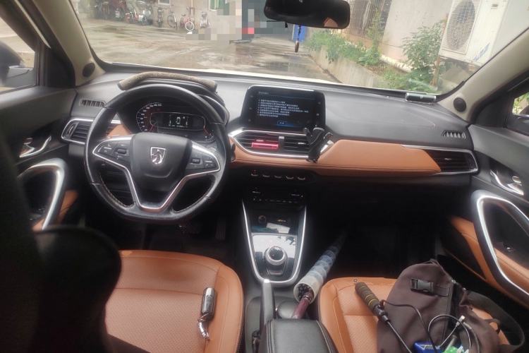 Used Baojun 510 2019 1.5L Automatic Premium Version National V Center Console