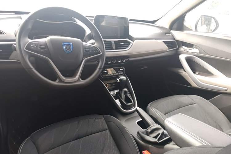 Used Baojun 510 2019 1.5L CVT Enjoyment Model China VI Emission Standard Center Console