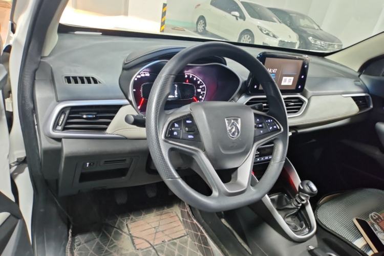 Used Baojun 510 2019 1.5L Manual Enjoyment Model 73kW China VI Center Console
