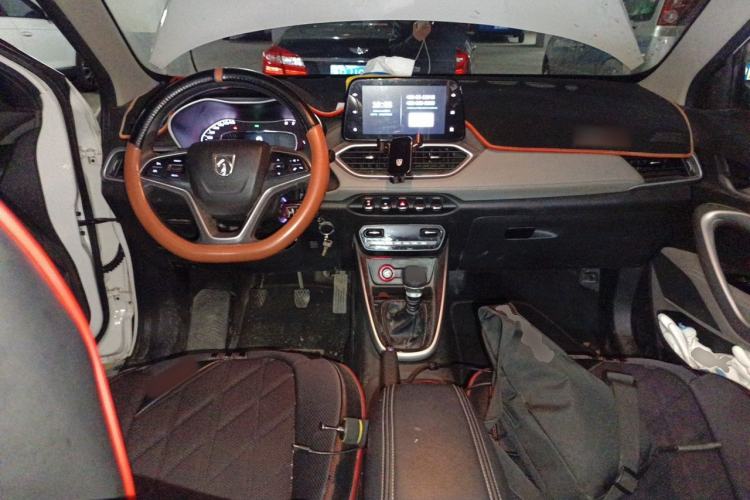 Used Baojun 510 2019 1.5L Manual Enjoyment Model 77kW China VI Emission Standard Center Console