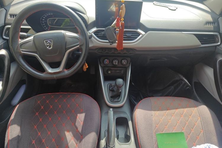 Used Baojun 510 2019 1.5L Manual Jingxiang Model 77kW China VI Emission Standard Center Console