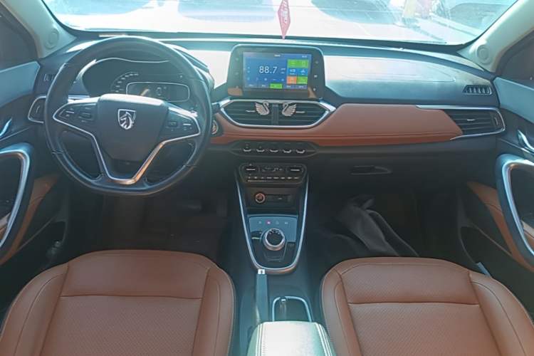 Used Baojun 510 2019 1.5L Automatic Premium Version China VI Center Console