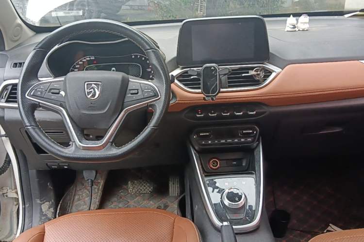 Used Baojun 510 2019 1.5L Automatic Premium Version National V Center Console