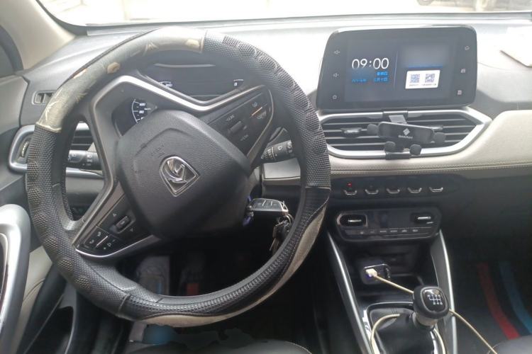 Used Baojun 510 2019 1.5L Manual Enjoyment Model 77kW China VI Emission Standard Center Console