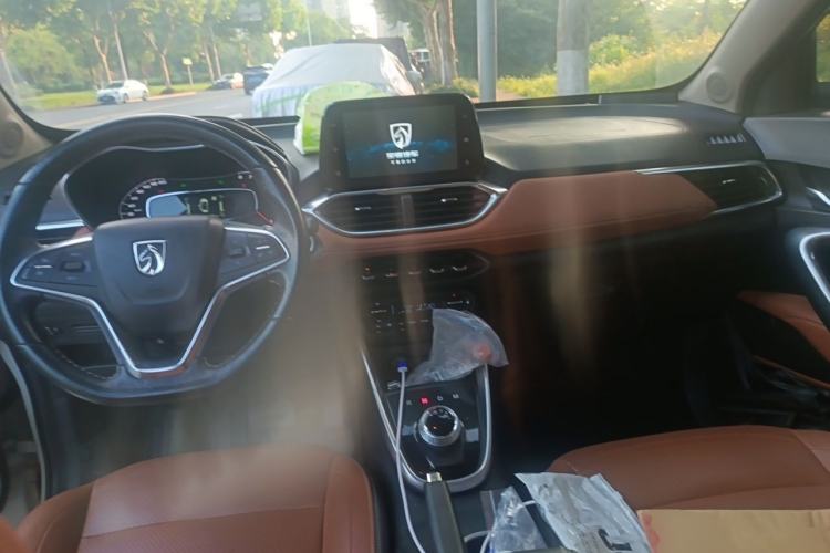 Used Baojun 510 2019 1.5L Automatic Premium Version National V Center Console