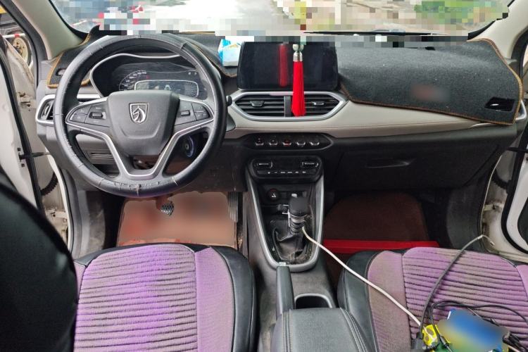 Used Baojun 510 2019 1.5L Manual Enjoyment Model 77kW China VI Emission Standard Center Console