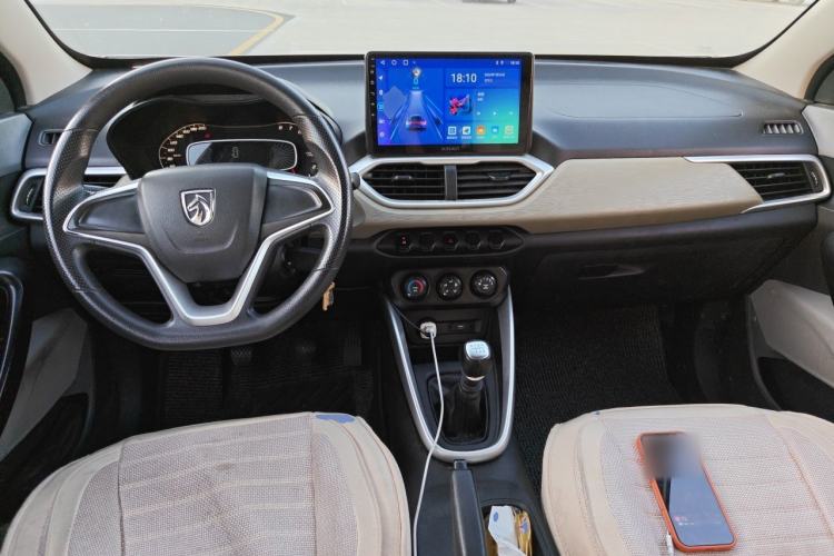 Used Baojun 510 2019 1.5L Manual Jingxiang Model 77kW China VI Emission Standard Center Console