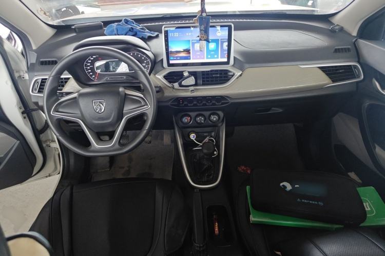 Used Baojun 510 2019 1.5L Manual Jingxiang Model 73kW China VI Emission Standard Center Console