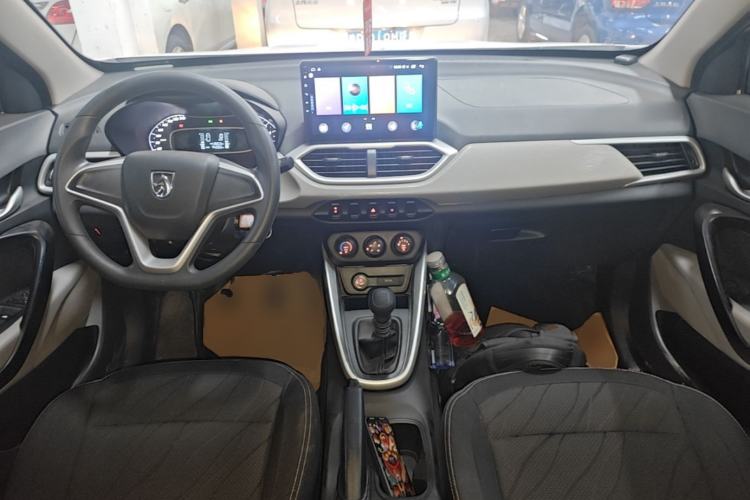 Used Baojun 510 2019 1.5L Manual Jingxiang Model 73kW China VI Emission Standard Center Console