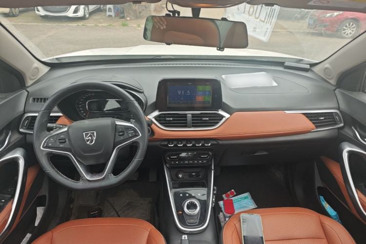 Used Baojun 510 2019 1.5L Automatic Premium Version National V Center Console