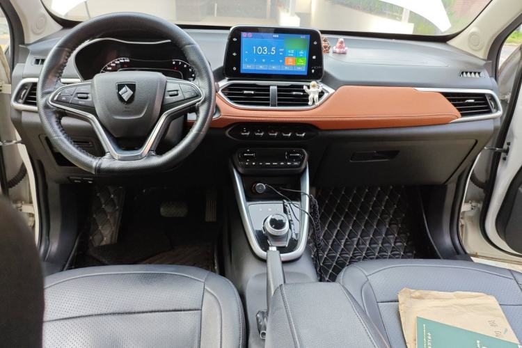 Used Baojun 510 2019 1.5L Automatic Premium Version National V Center Console