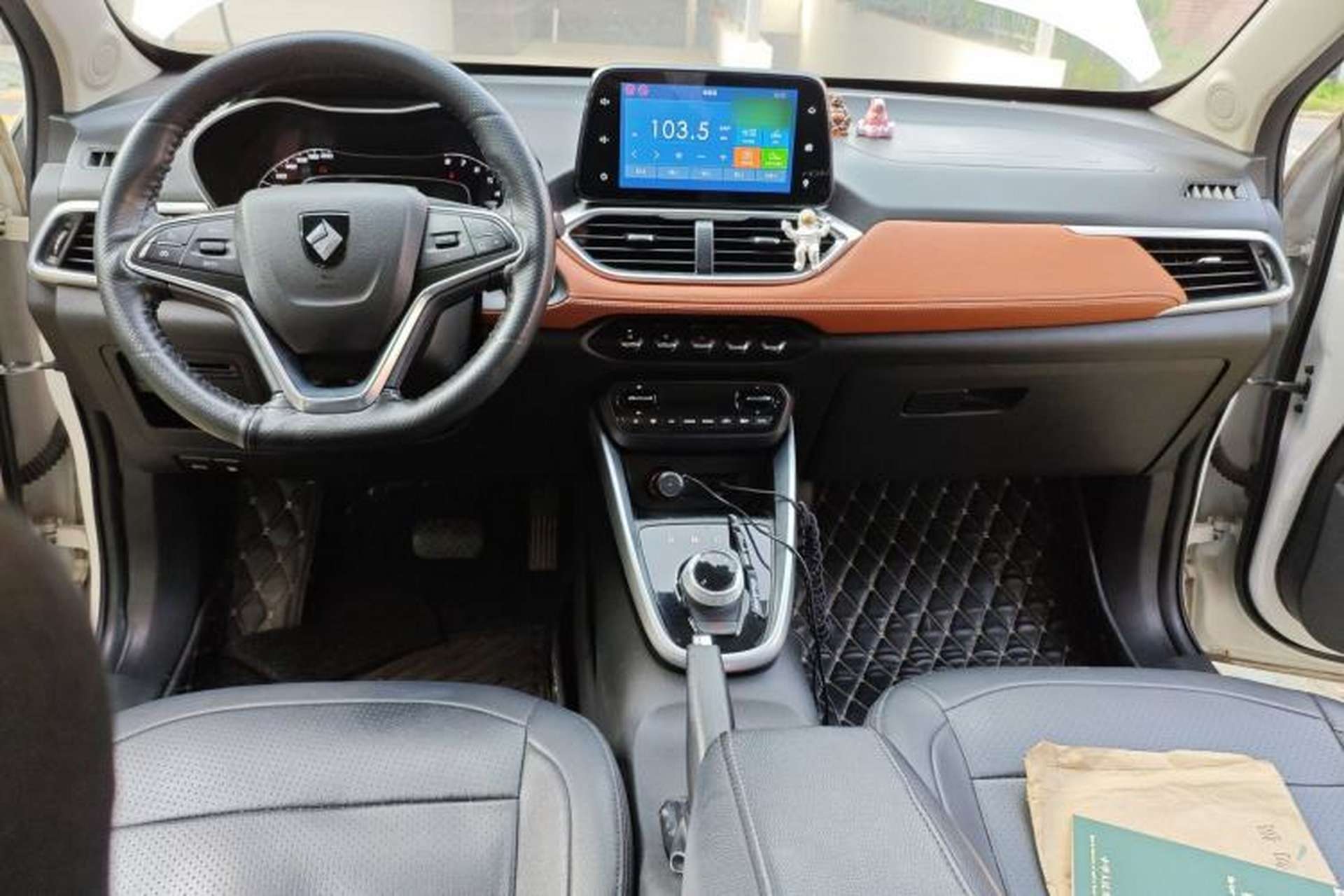 Used Baojun 510 2019 1.5L Automatic Premium Version National V Center Console