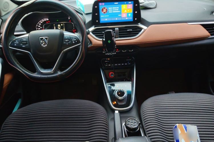 Used Baojun 510 2019 1.5L Automatic Premium Version National V Center Console