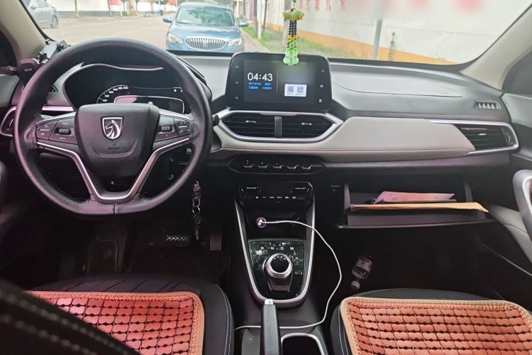Used Baojun 510 2019 1.5L Automatic Enjoyment Model China VI Center Console