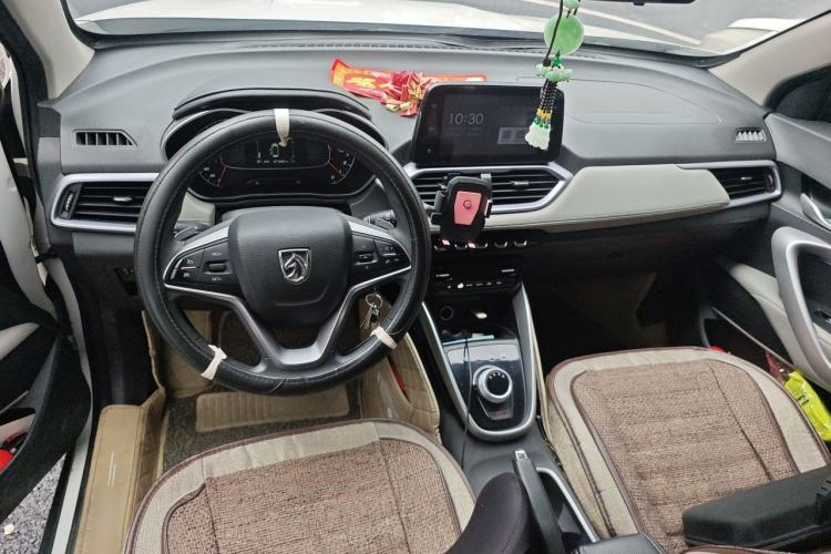 Used Baojun 510 2019 1.5L Automatic Enjoyment Model China V Emission Standard Center Console