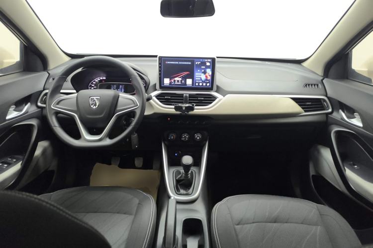 Used Baojun 510 2019 1.5L Manual Jingxiang Model 77kW China VI Emission Standard Center Console