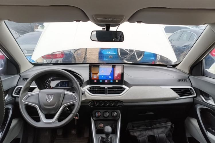 Used Baojun 510 2019 1.5L Manual Jingxiang Model 73kW China VI Emission Standard Center Console