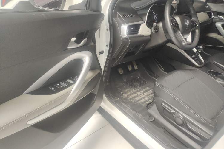Used Baojun 510 2019 1.5L Manual Enjoyment Model 77kW China VI Emission Standard Driver Seat