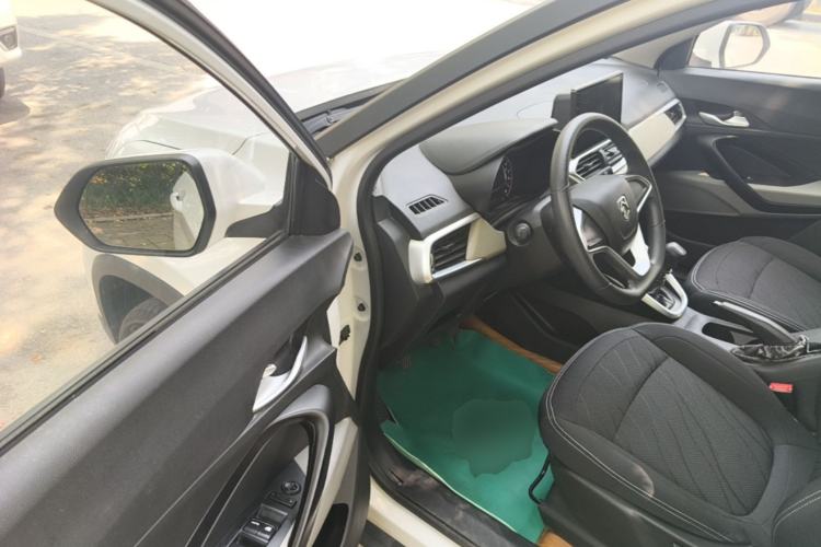Used Baojun 510 2019 1.5L Manual Jingxiang Model 77kW China VI Emission Standard Driver Seat