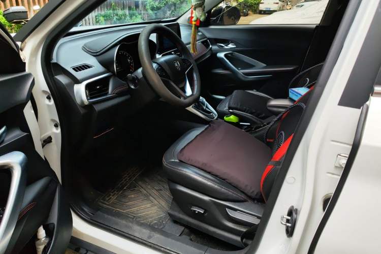 Used Baojun 510 2019 1.5L CVT Enjoyment Model China VI Emission Standard Driver Seat