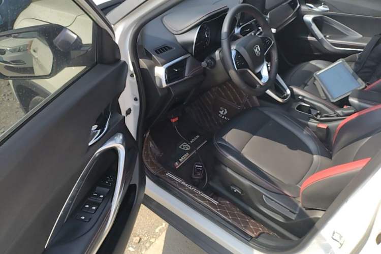 Used Baojun 510 2019 1.5L CVT Enjoyment Model China VI Emission Standard Driver Seat