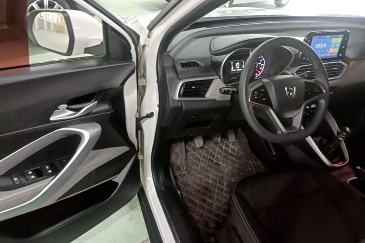 Used Baojun 510 2019 1.5L Manual Enjoyment Model 77kW China VI Emission Standard Driver Seat