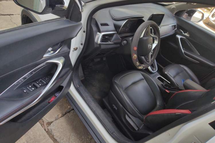 Used Baojun 510 2019 1.5L CVT Enjoyment Model China VI Emission Standard Driver Seat