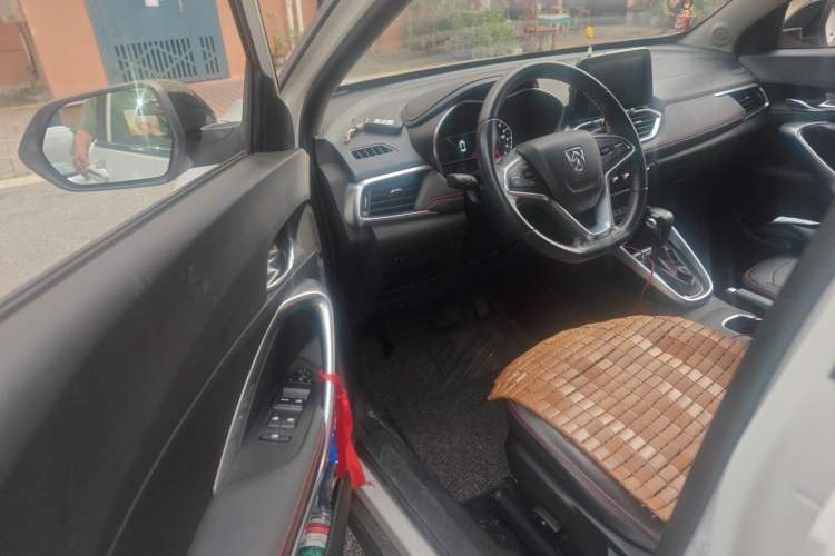 Used Baojun 510 2019 1.5L CVT Enjoyment Model China VI Emission Standard Driver Seat