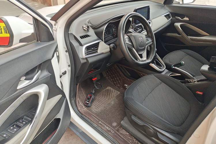 Used Baojun 510 2019 1.5L CVT Enjoyment Model China VI Emission Standard Driver Seat